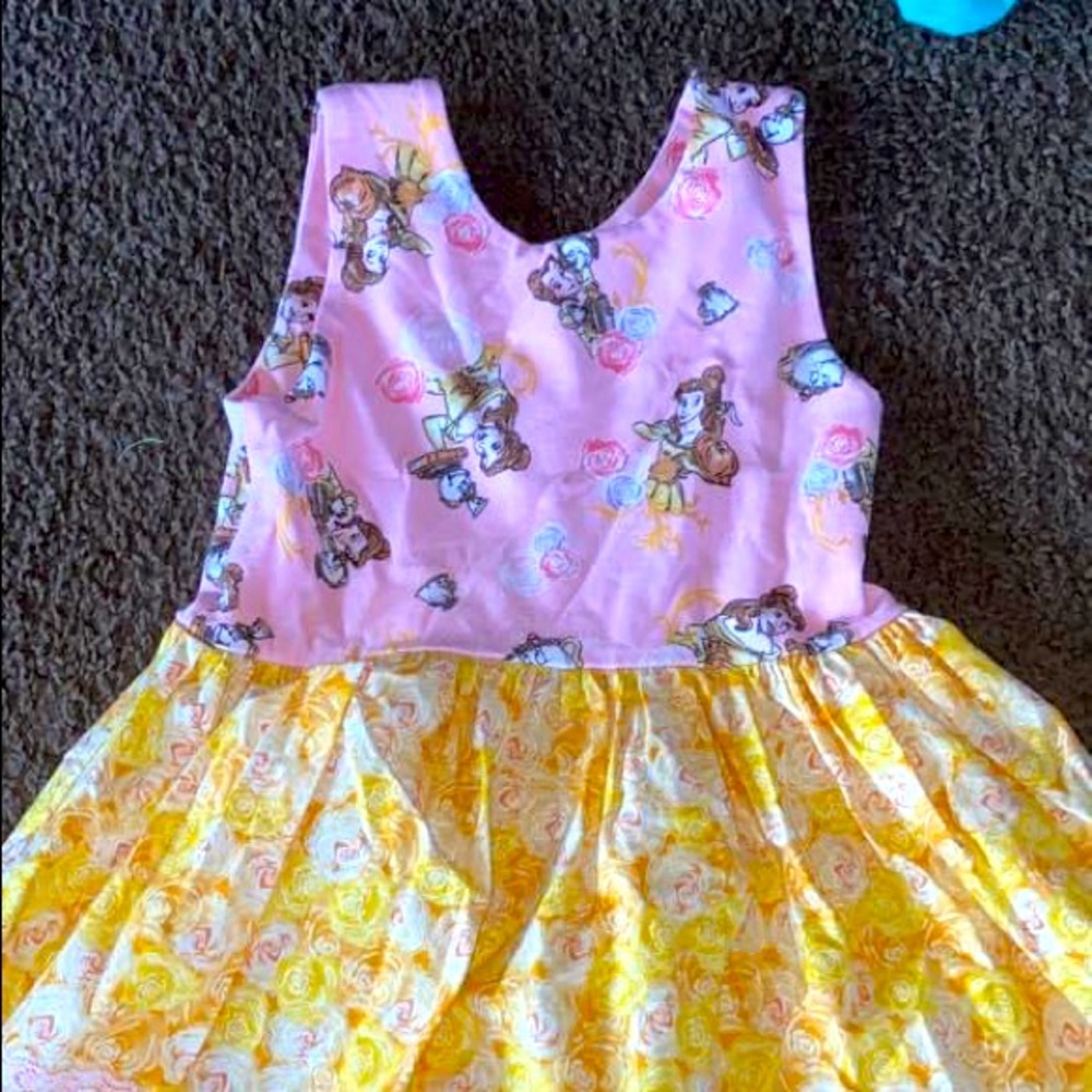 Vguc size 4 sew fun boutique belle tunic.  Smoke free and pet free home.